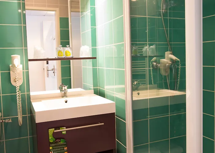 - Bassin D'arcachon Hotel 3*